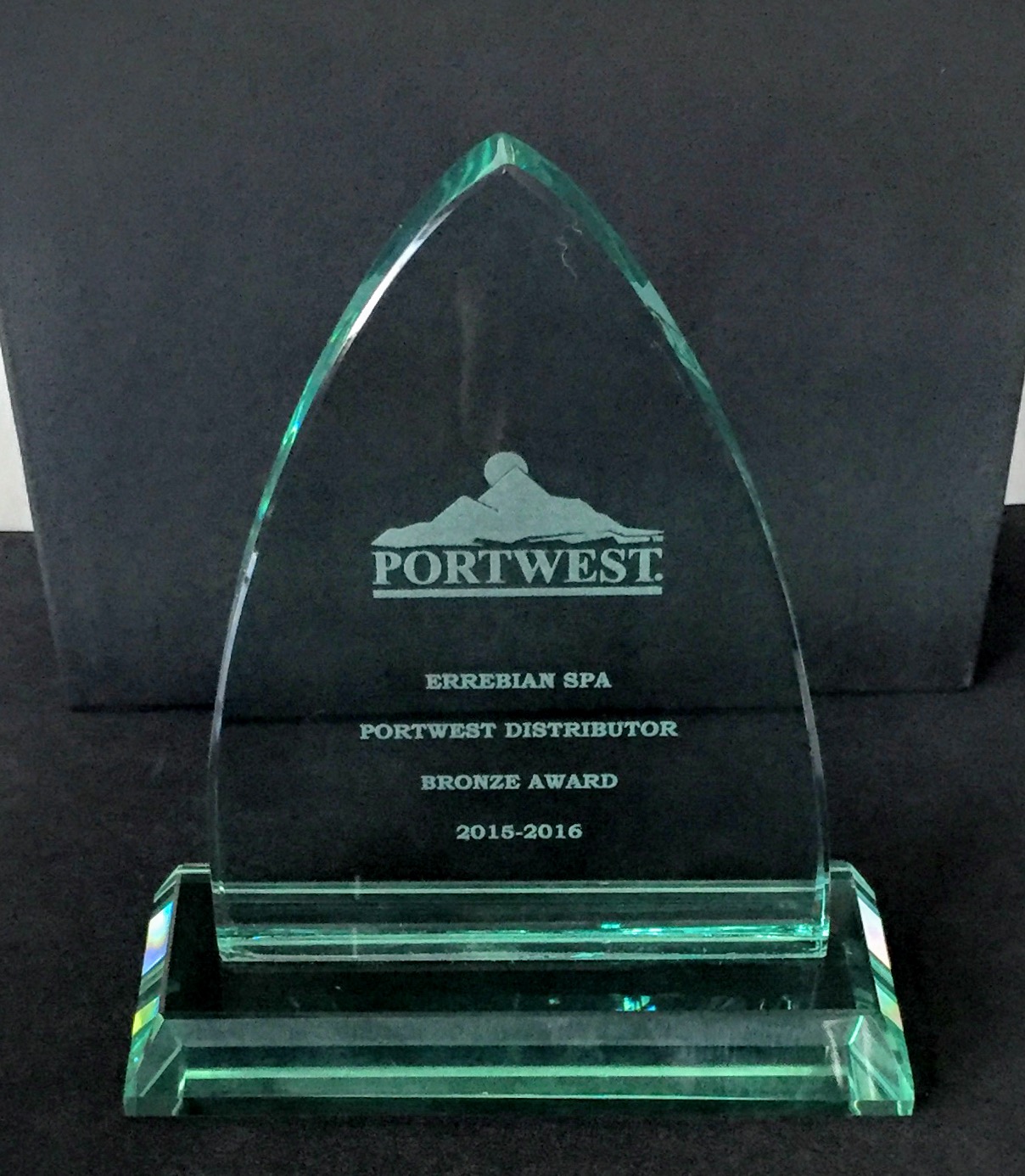 Errebian Portwest Distributor Award_1